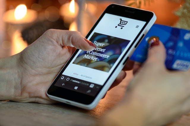 7 Reasons WordPress Could Be Great For Your Small Business Website In 2023 1 A responsive WordPress website for a small business on a mobile phone